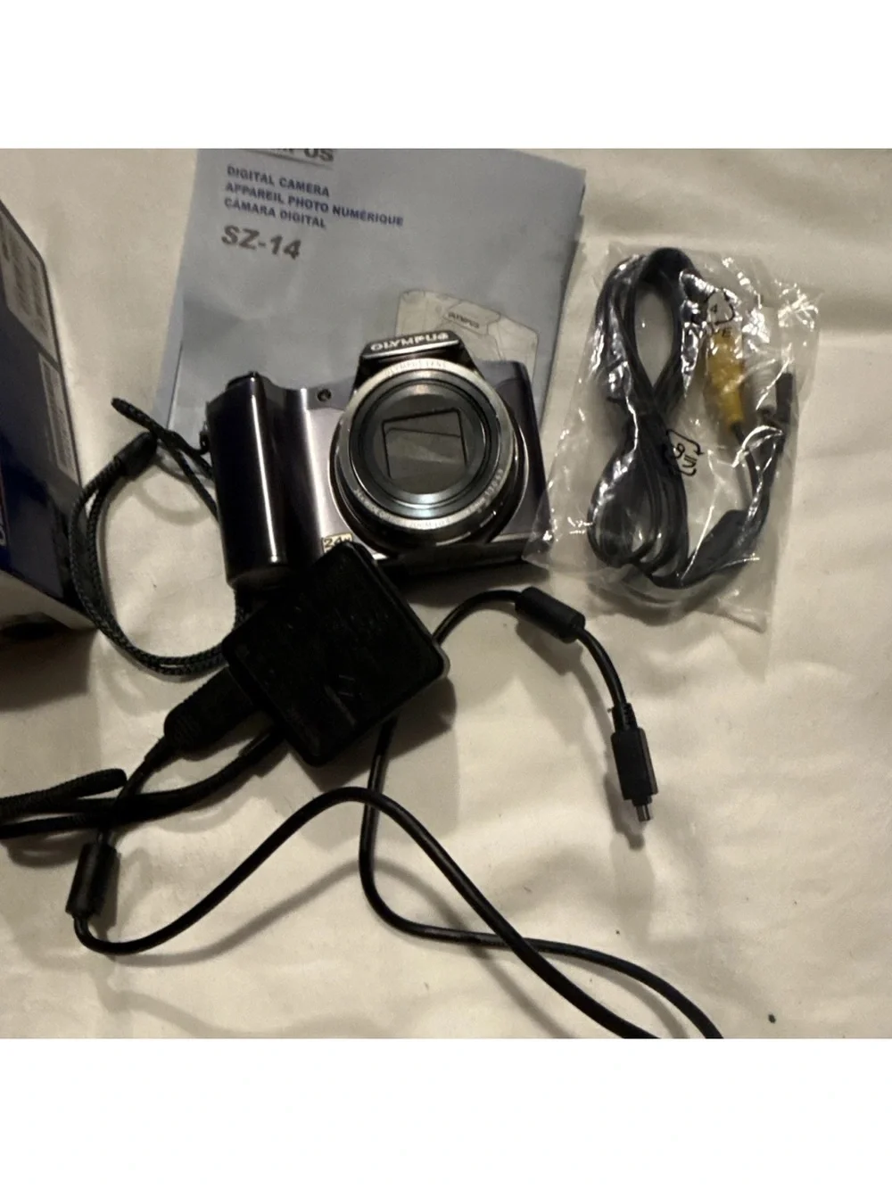 Olympus SZ-14 Compact Digital Camera in Silver with Accessories